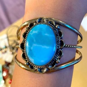 Turquoise cuff bracelet in 925 sterling silver.